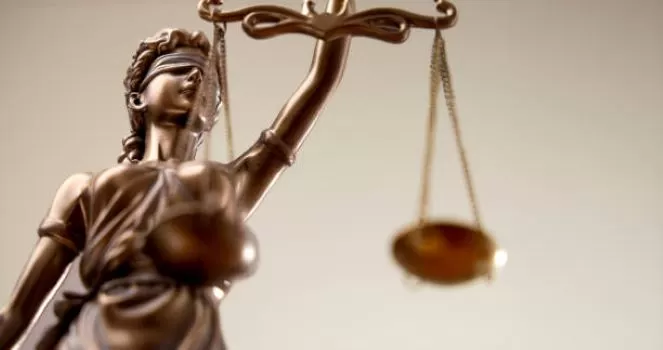 Avocat pour enfants pour violences domestiques, Nîmes, Maître Julie-Gaëlle Bruyère